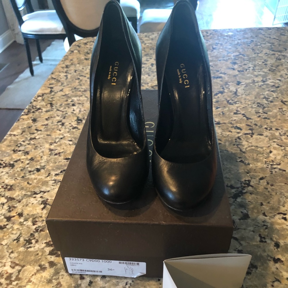 Gucci 36.5 black heel